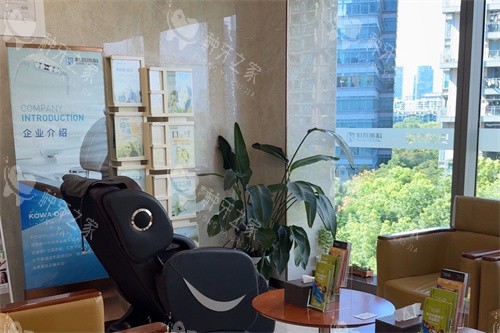 杭州科瓦齿科万象城旗舰店大厅休息区 杭州科瓦齿科万象城旗舰店大厅休息区