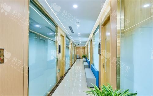 北京首口附一口腔医院走廊