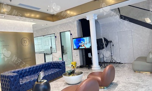 镇江古德堡联合口腔等待区环境