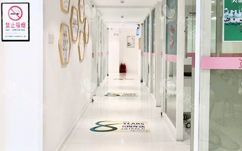 南宁悦美口腔走廊环境实拍图 南宁悦美口腔走廊环境实拍图