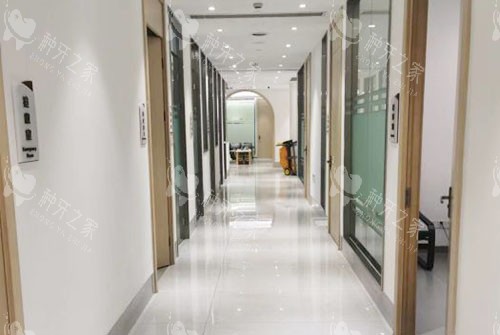 杭州萧山牙科医院走廊环境实拍图