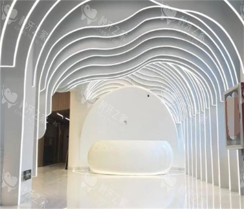 新疆乌鲁木齐福宏林口腔前台