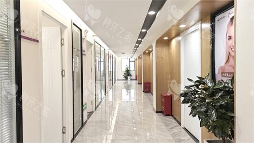 昆明长鹏口腔(新闻店)走廊 昆明长鹏口腔(新闻店)走廊