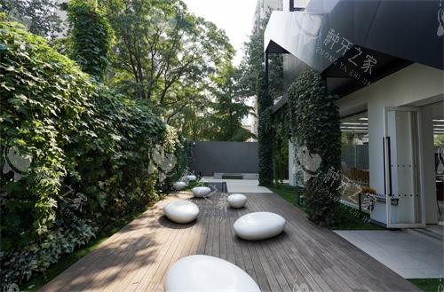 北京极简海德堡口腔门口等候区