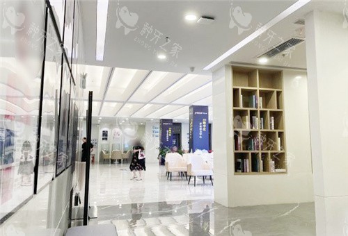 南宁牙博士口腔走廊环境