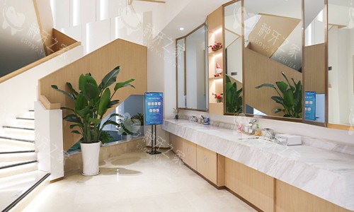 西安弗莱堡口腔楼梯环境