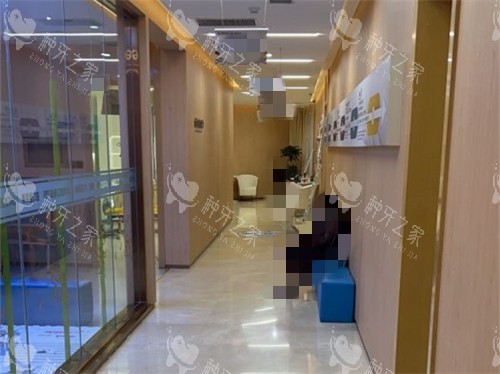 西安弗莱堡口腔诊疗区走廊环境