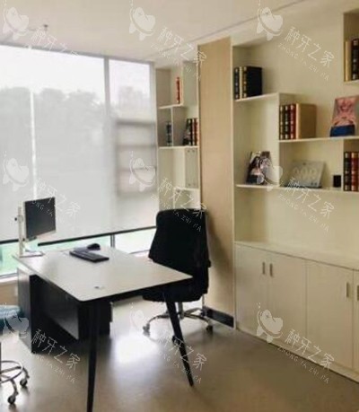 抚州医学院附属口腔照片一角