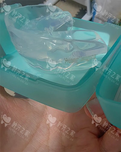 罗慕牙齿矫治器
