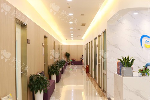 西安中诺做种植牙多少钱？谁知道费用给说一下！