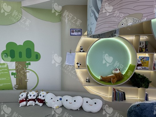 启辰口腔种植牙价格对比：国产VS进口，该怎么选