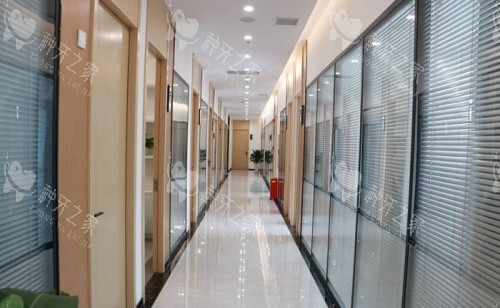 成都贝臣口腔医院走廊示意图