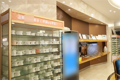 广州圣贝口腔展示柜