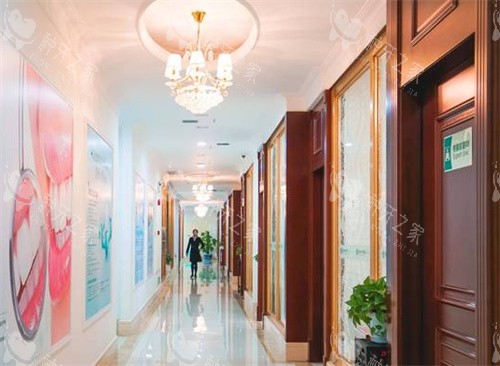 广州瑞华口腔海珠店走廊