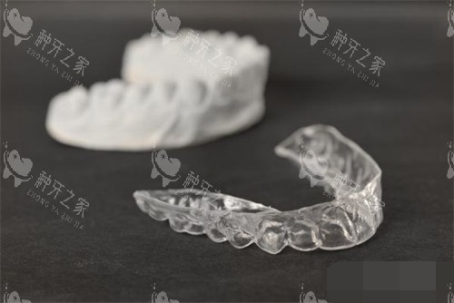 牙齿矫正透明保持器及牙齿模型图