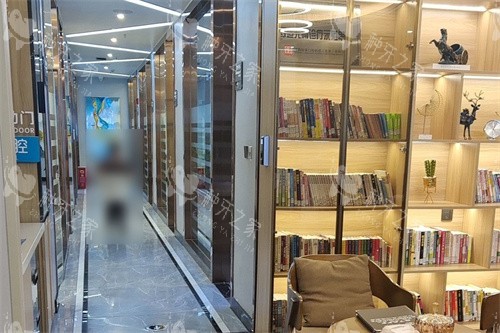 德阳绵竹和雅口腔走廊环境
