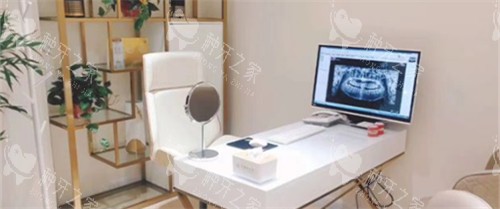 青岛华颜美口腔面诊室环境图