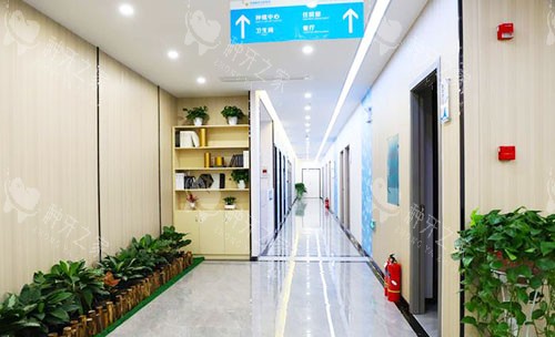广西蓝天口腔种植牙价格表：含单颗/半全口种植费用！