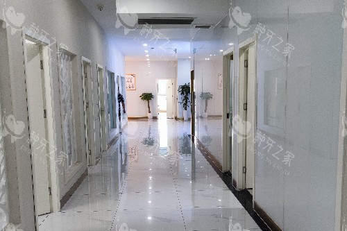 重庆臻时代口腔走廊图