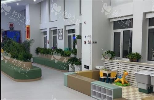赤峰欢乐口腔休息区