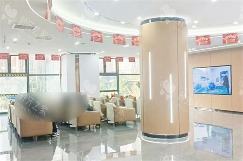 洛阳中诺口腔医院大厅休息区