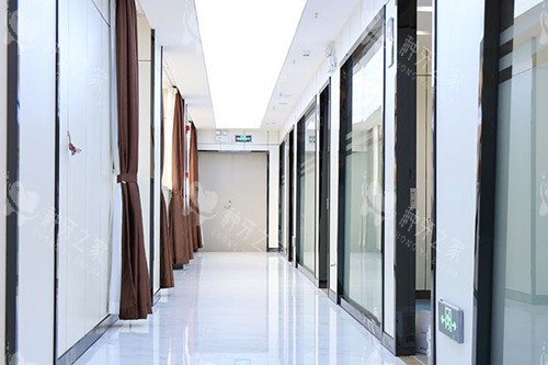 深圳格伦菲尔口腔沙井欢乐城店环境图