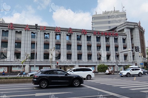 成都医大口腔医院外景图