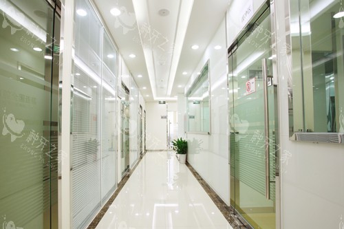 重庆拜博口腔永川店走廊图