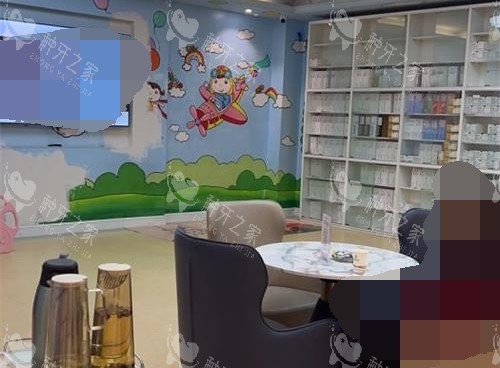 昆明柏德口腔儿童治疗休息区