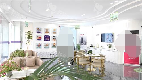 昆明长鹏口腔（融创店）休息区