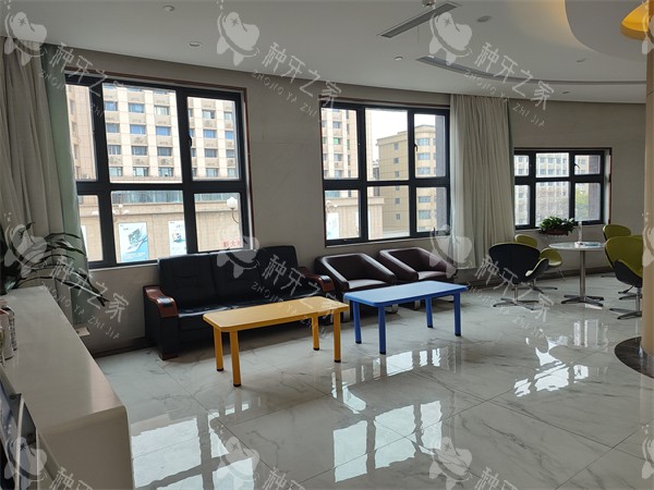 南昌摩尔口腔等候区