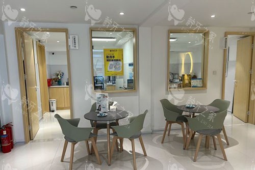 南宁悦美口腔大厅休息区 南宁悦美口腔大厅休息区