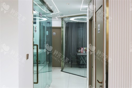 聊城华景口腔走廊环境 聊城华景口腔走廊环境